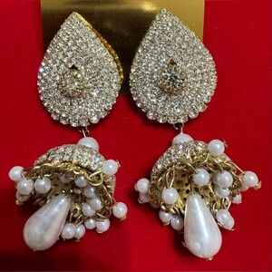 Crystal and white pearl earrings